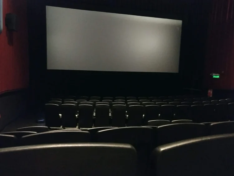 Sala Hoyts Morón